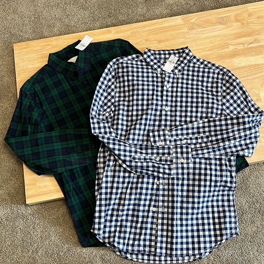Men’s American Eagle button down shirts. New with tags. Size M